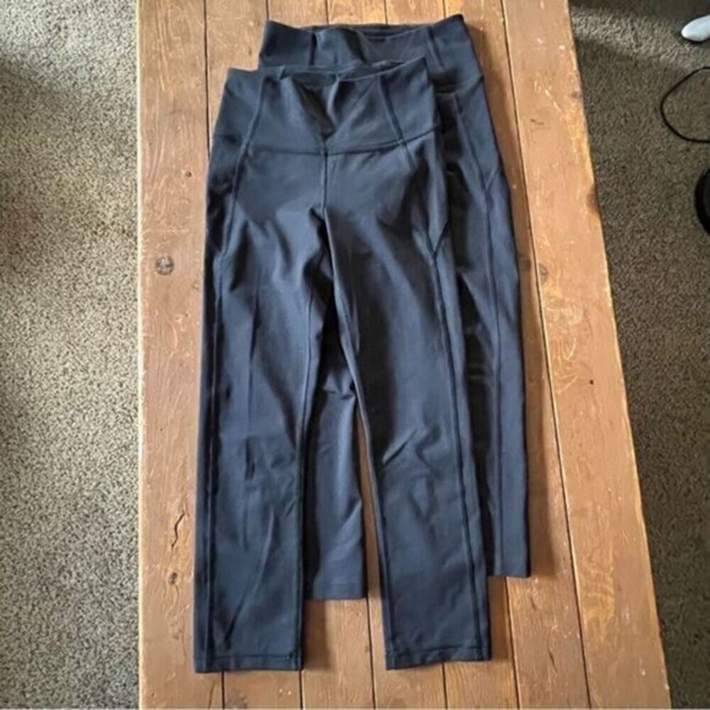 UA Under Armour Capri Leggings Bundle of 2 Pairs